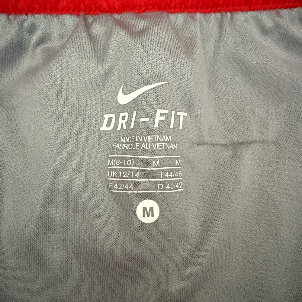 Nike Dri-Fit Shorts size Medium - Picture 3 of 3